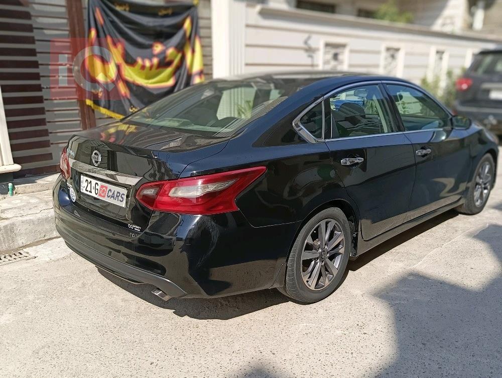 نيسان ألتيما